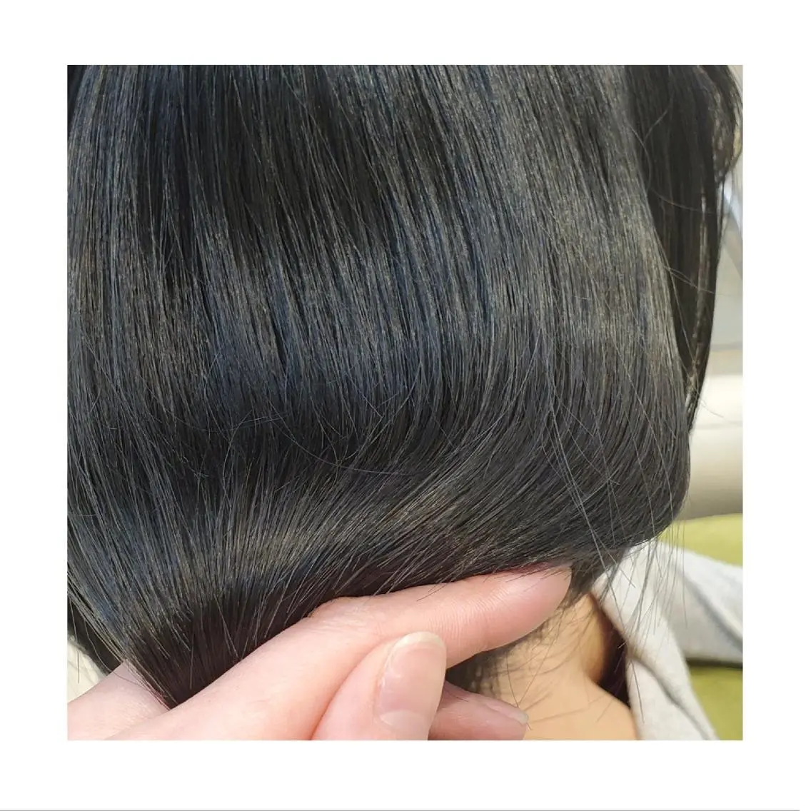 カラー ミディアム 荒山 栞奈のヘアスタイル