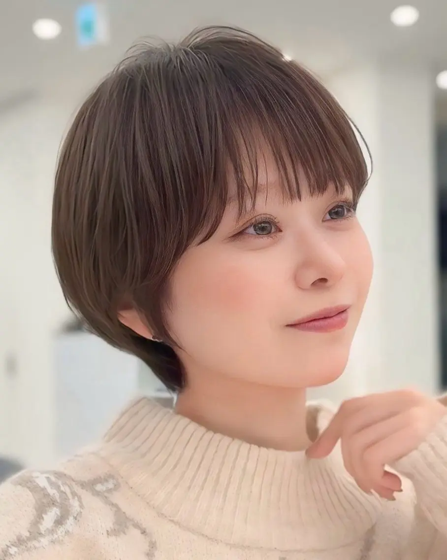 ショート ショートヘア トリートメント レイヤー・カット モデル・透明感カラーのヘアスタイル