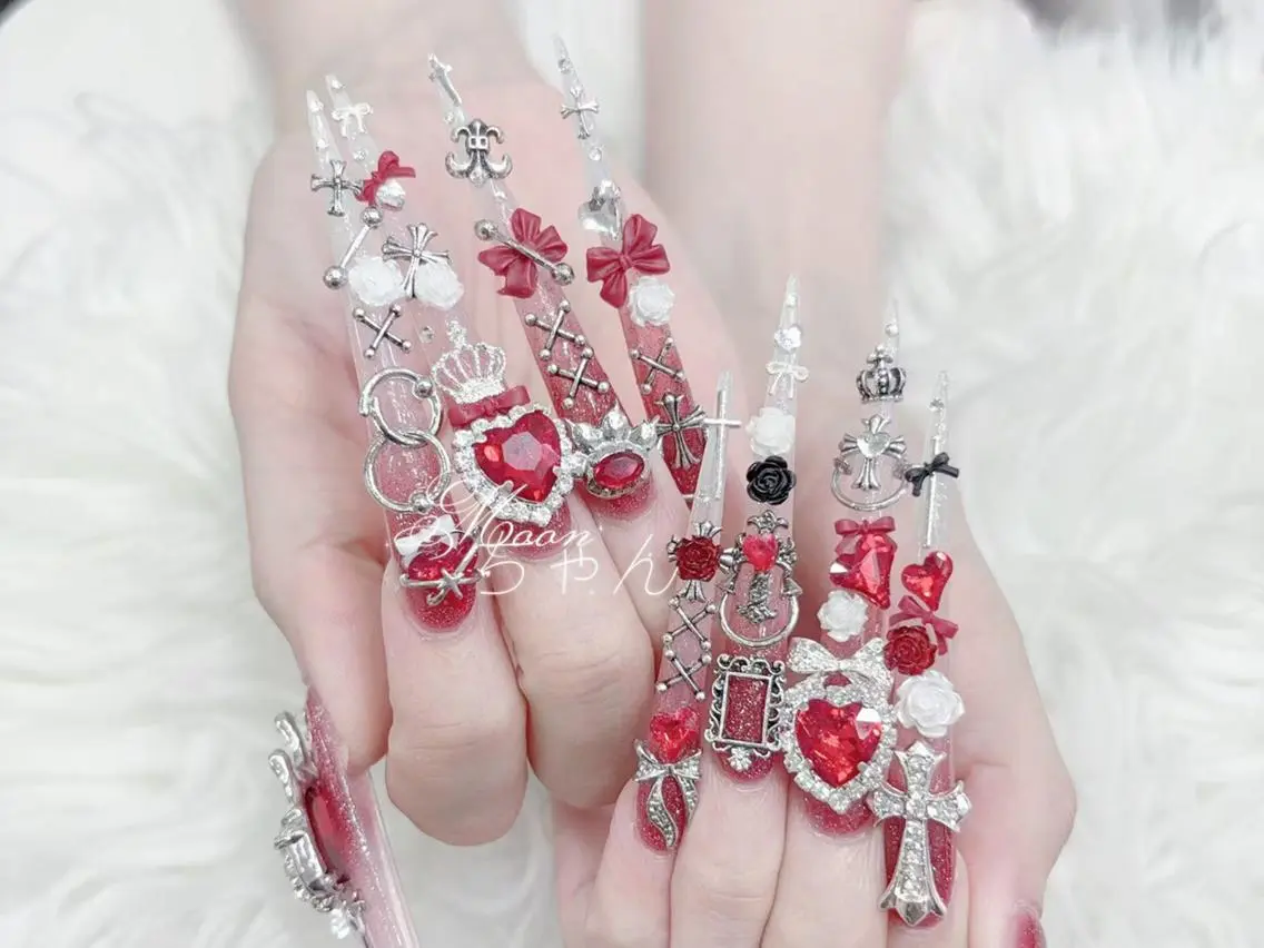 ネイル 長さ出し キラキラネイル 韓国ネイル ロングネイル マグネットネイル ハンドネイル ハンドケア Yuki🌸 nailのネイルデザイン