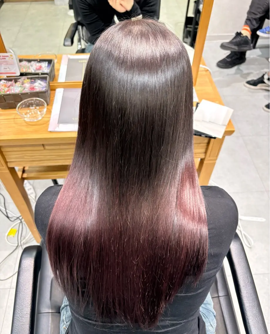 セミロング 髪質改善 縮毛矯正 トリートメント 酸熱トリートメント ヘアカラー カラーモデル募集 🤍momoha🤍のヘアスタイル