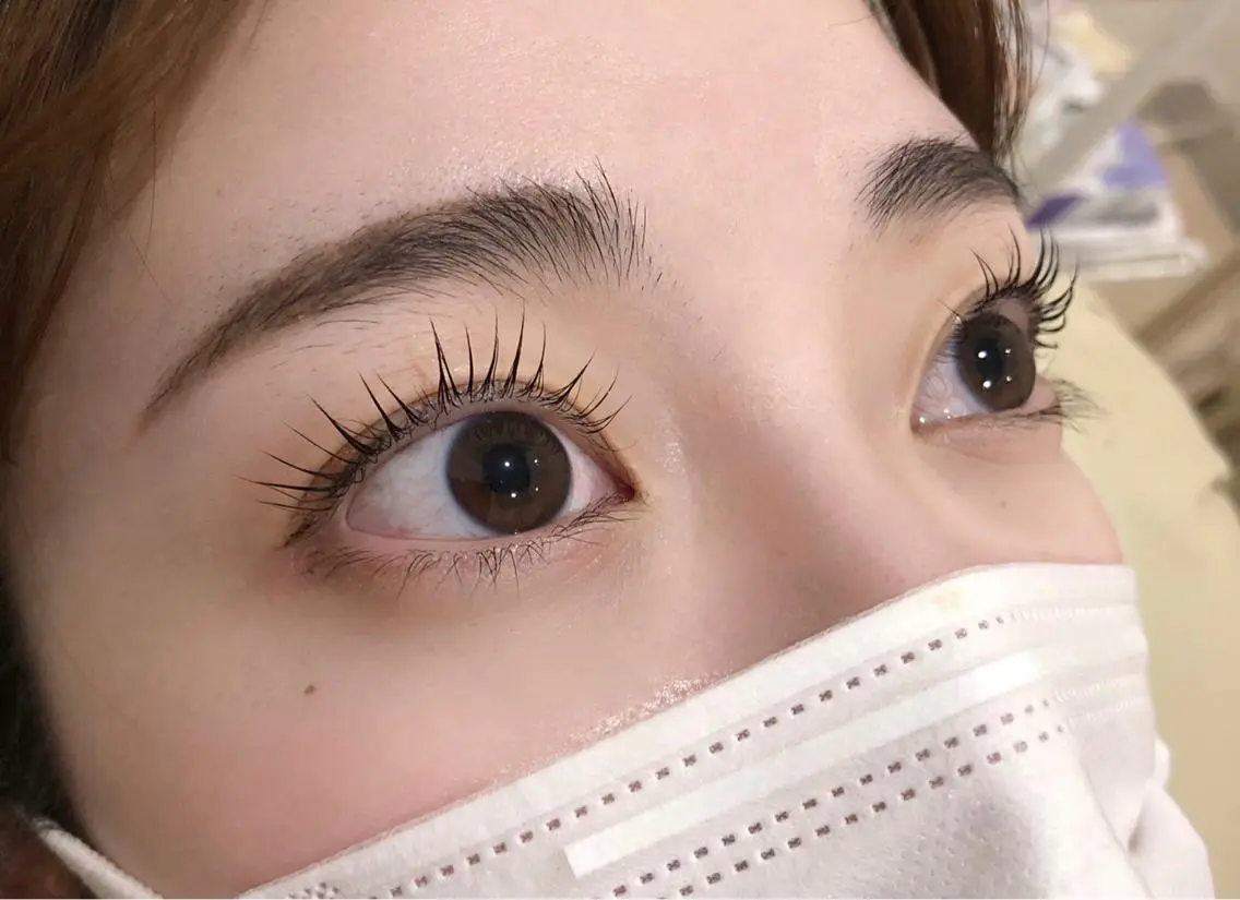 ネイル マツエク・マツパ アイブロウ フラットラッシュ 韓国風マツエク パリジェンヌラッシュリフト まつげパーマ 長さ出し ハンドネイル フットネイル ハンドケア Nail&eye Belire 新宿のネイルデザイン