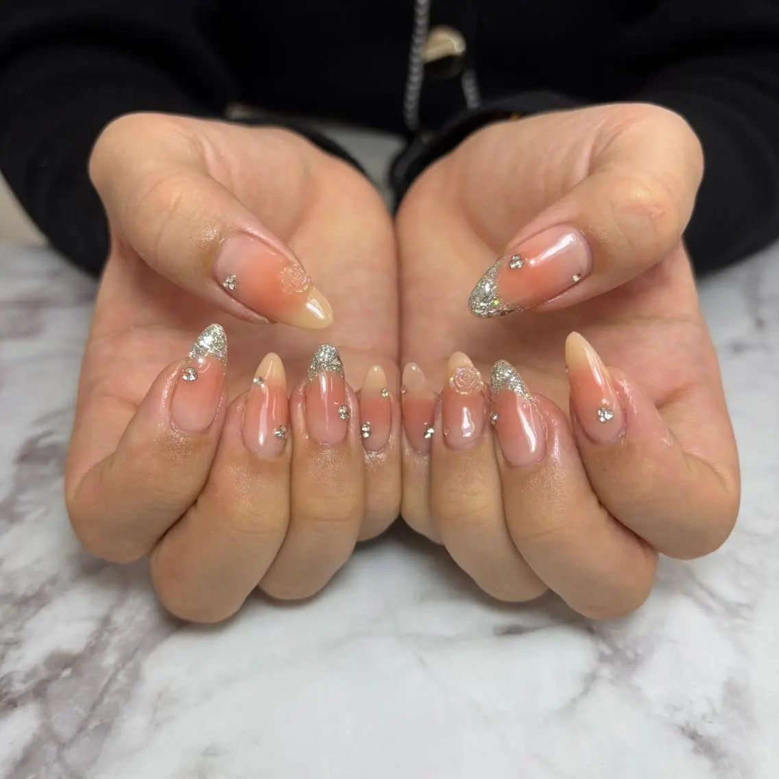 salon UNE LMA見習いスタッフのネイルデザイン