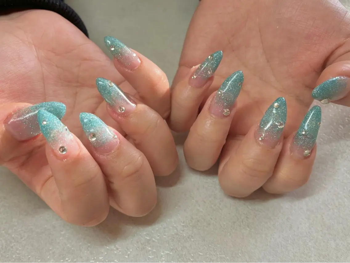 ネイル ゴージャス ラメ(グリッター) ラメグラデーション ストーンネイル COCO Nail 光が丘駅近のネイルデザイン