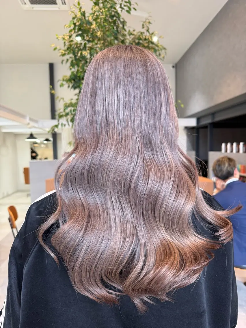 ロング カラー グレージュ ミルクティーグレージュ ヘアカラー ayaka |トレンドヘアのヘアスタイル