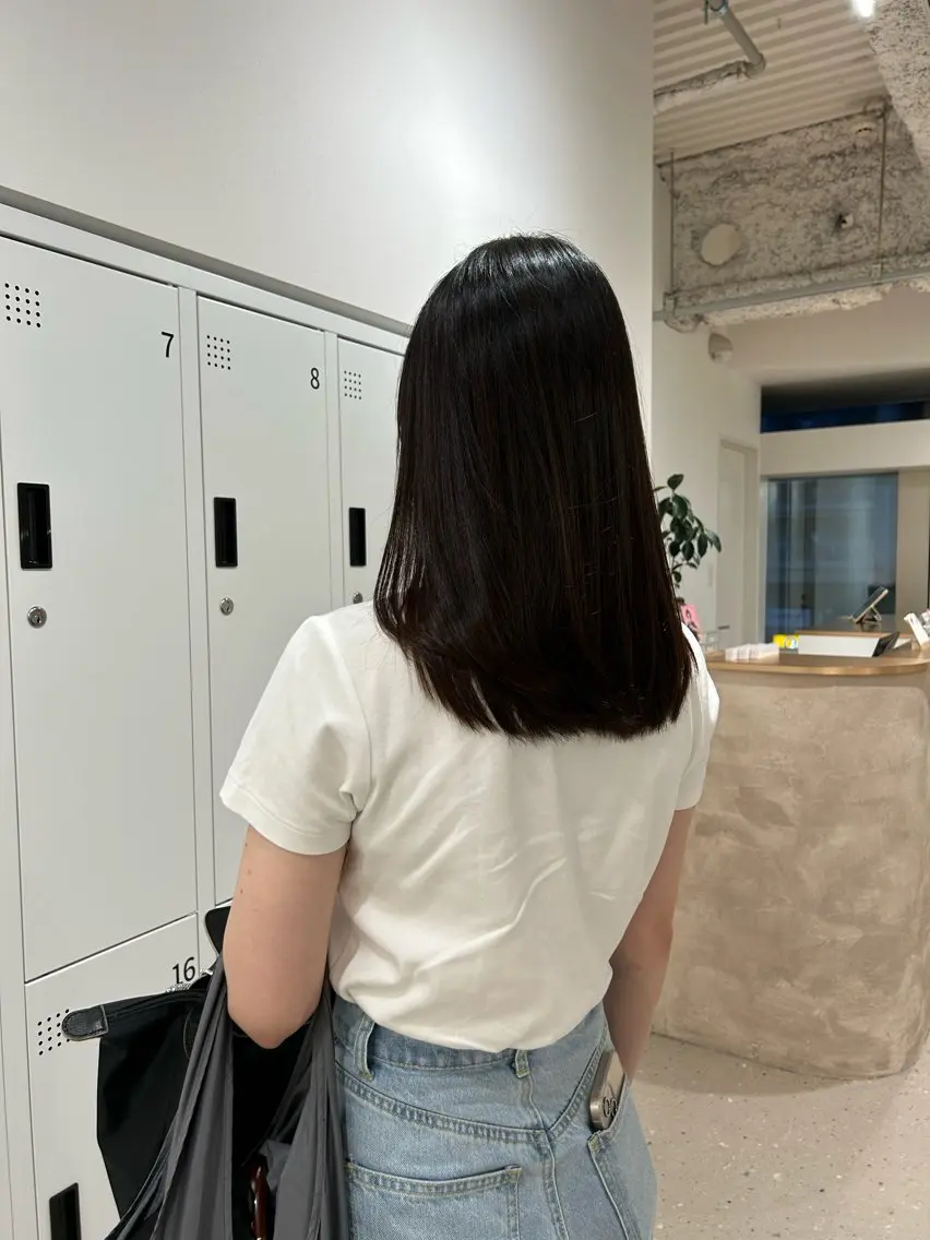 セミロング 髪質改善 縮毛矯正 小西 瑞穂のヘアスタイル