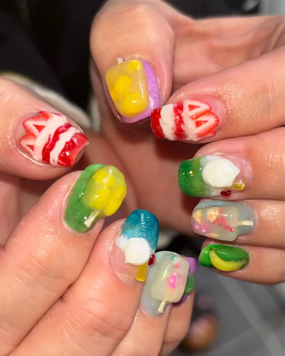 ネイル ハンドネイル 🪐富島彩夏 /海外nail🪐のネイルデザイン