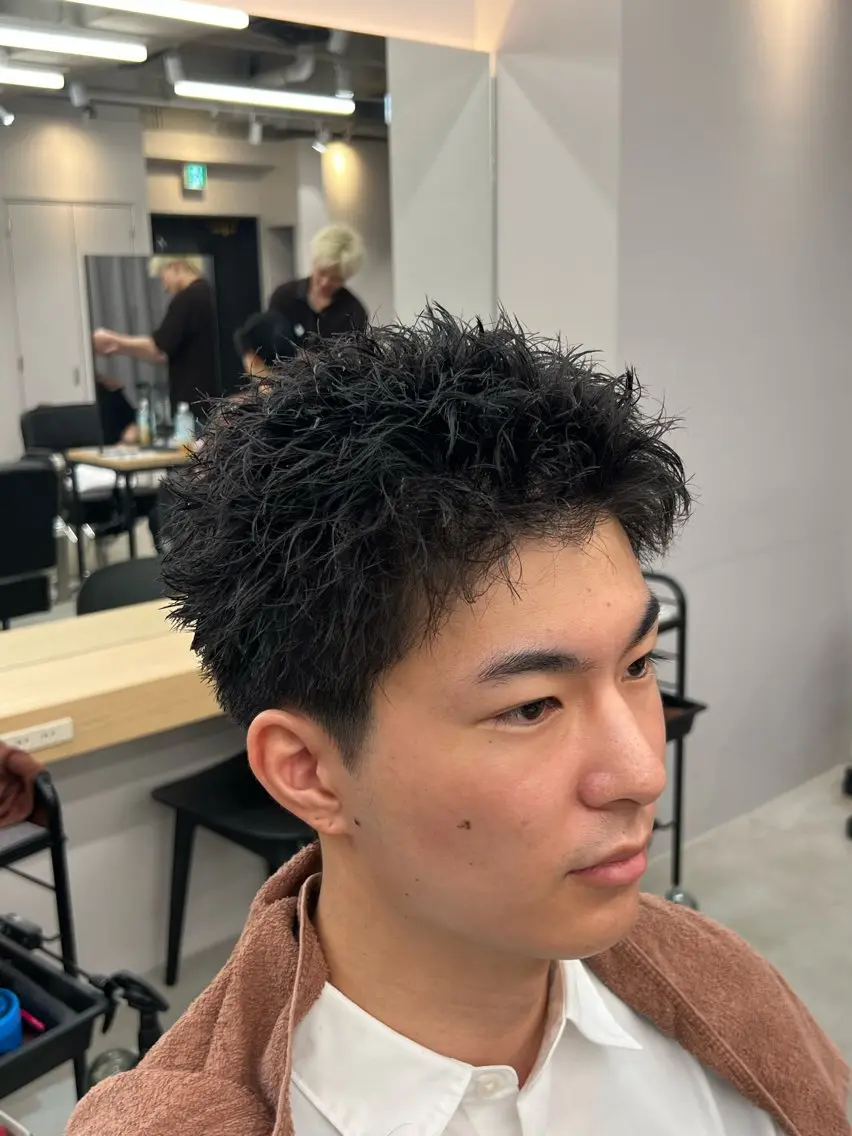 アップバング、スパイキーショート、ピンパーマの写真