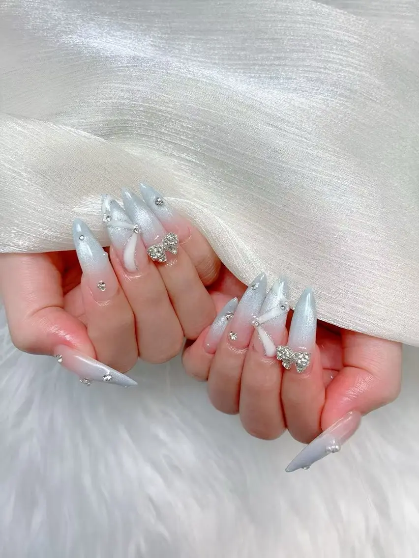 ネイル アニマル柄 チークネイル フラッシュネイル フットネイル フレンチネイル B·U Nail大宮 長さだし専門店のネイルデザイン
