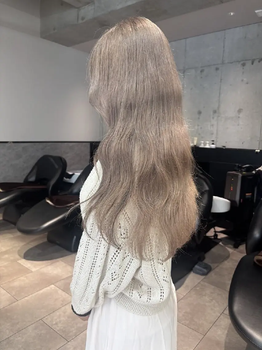 カラー ロング カット ヘアカラー トリートメント Lond Roleのヘアスタイル