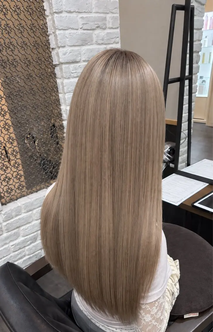 [ご新規様限定‼️]カット＋ケアブリーチ＋最新トリートメントの写真