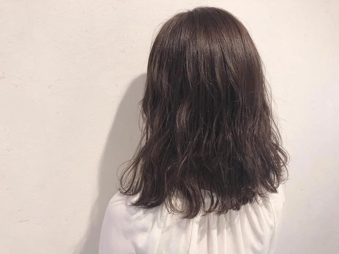 ミディアム カラー 伊藤 さやかのヘアスタイル