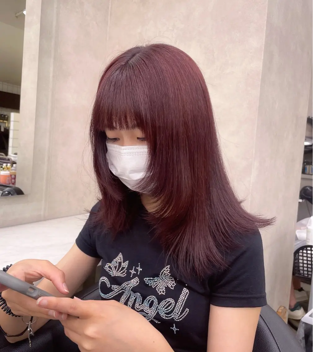 ロング カラー 抜け感レイヤー︴ ニュアンスカラーのヘアスタイル