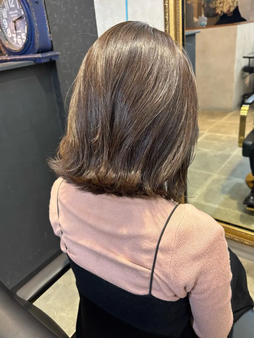 ミディアム カラー 【aini天王寺】 𝐚𝐢𝐫𝐢✂︎のヘアスタイル