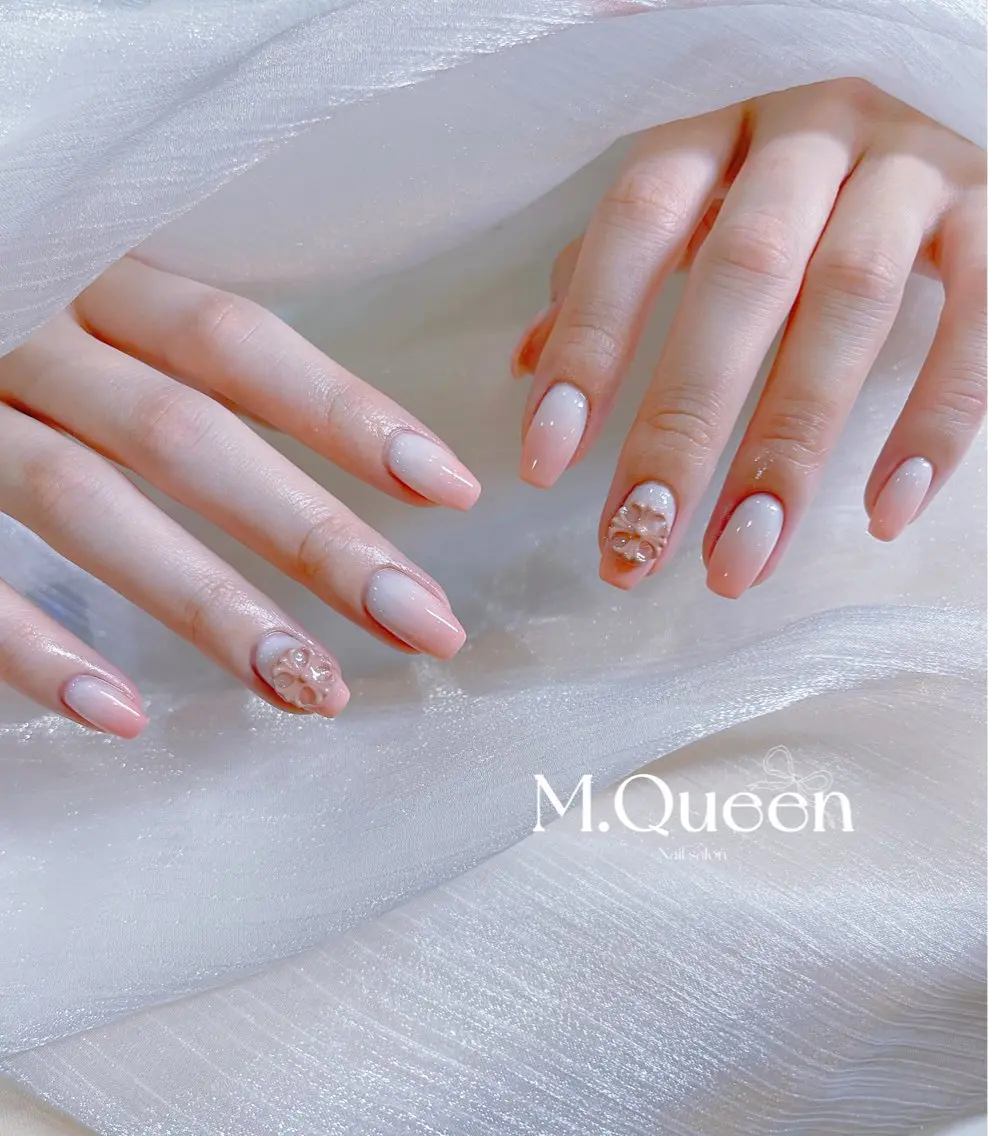 ネイル MQueen ネイルサロンのネイルデザイン