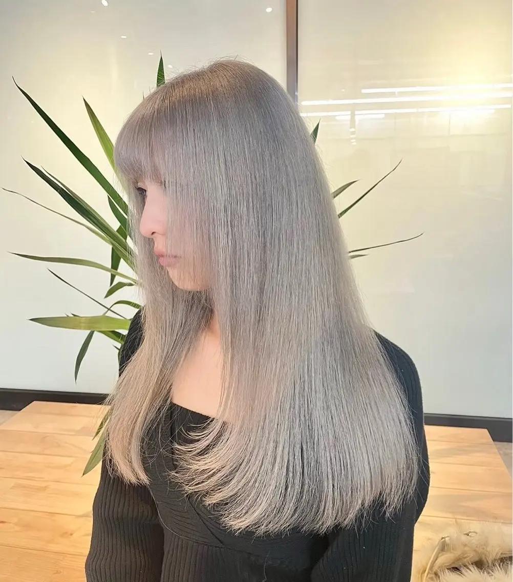 セミロング ヘアカラー ブリーチカラー特化 ✨️永井諒のヘアスタイル