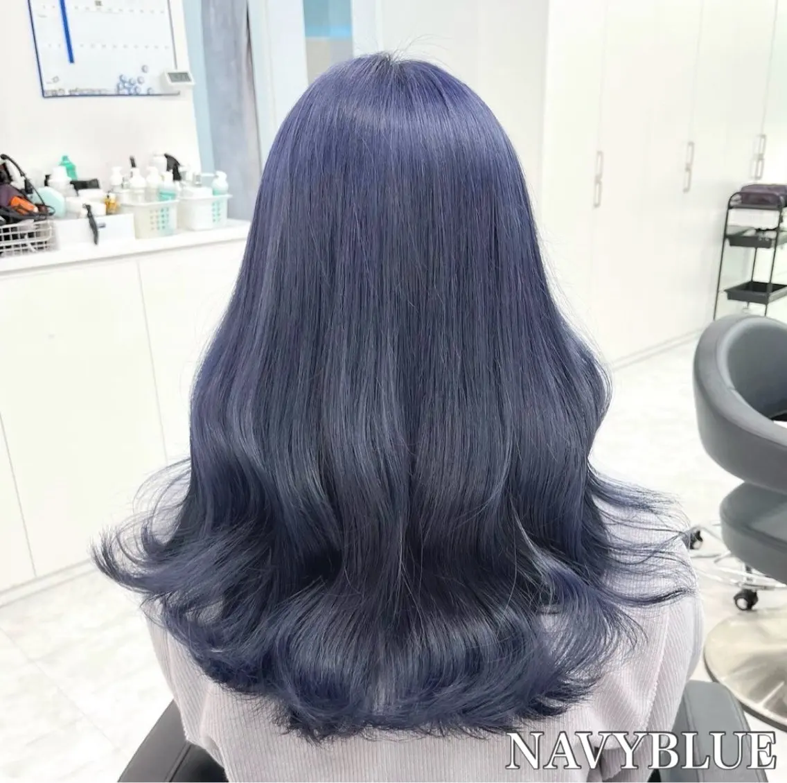セミロング カラー ヘアアレンジ ブルーカラー ネイビーカラー 🫧モテる💗ダメー ジレスハイトーン🫧のヘアスタイル