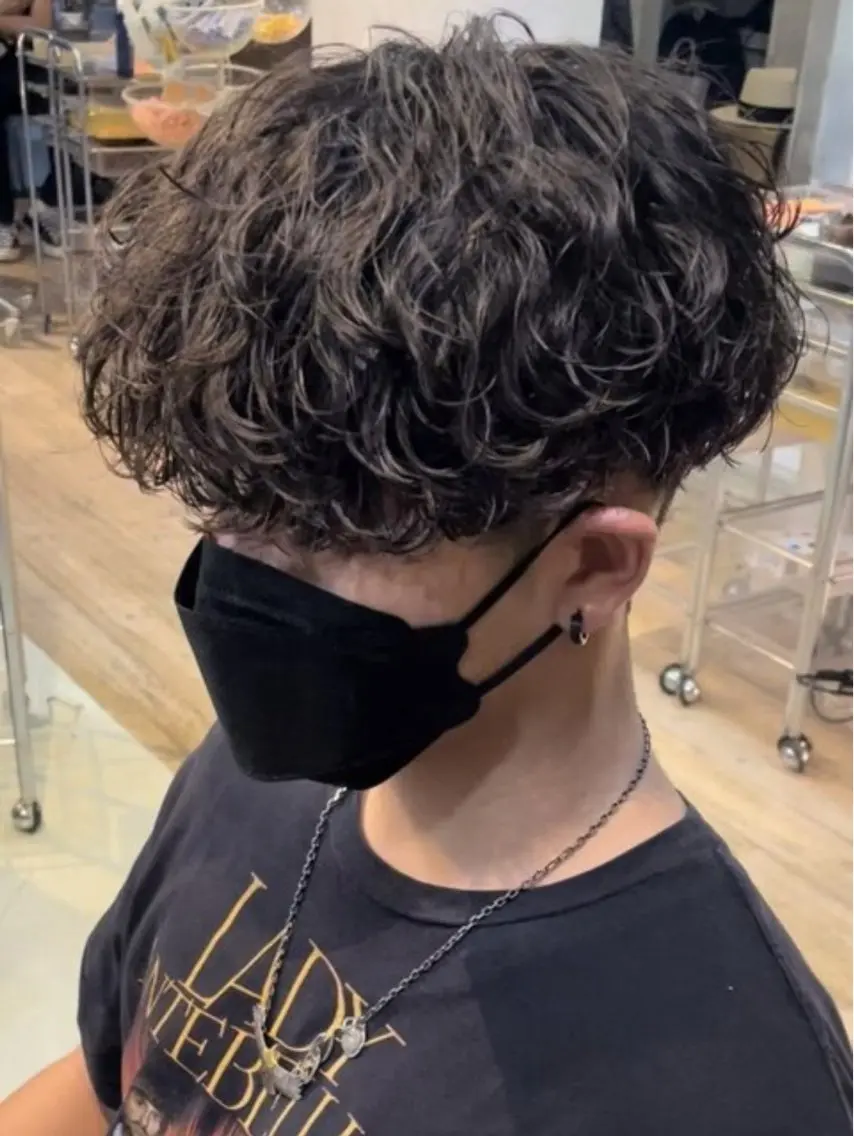 パーマ メンズ 中谷海里/フェザー パーマ/スパイキーのヘアスタイル