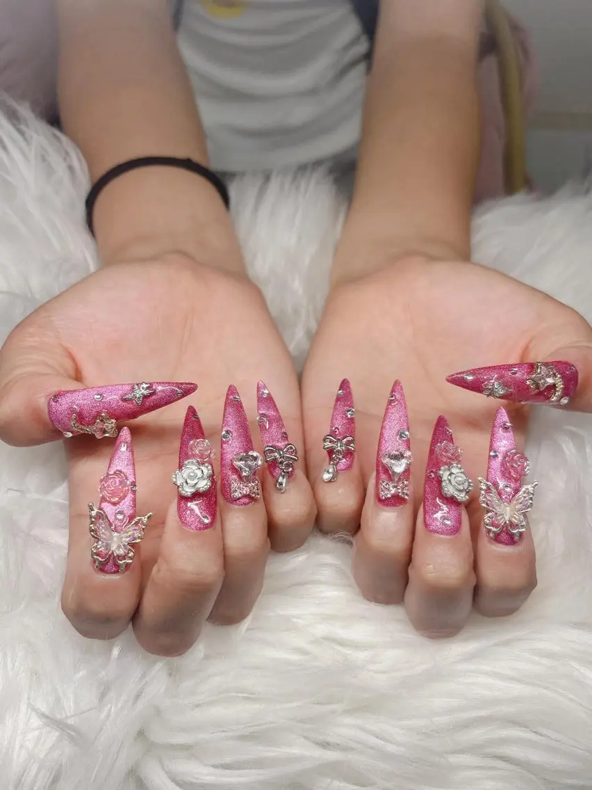 ネイル 長さ出し グラデーション 卒業式 キラキラネイル マグネットネイル ハンドネイル Lee Nailsのネイルデザイン