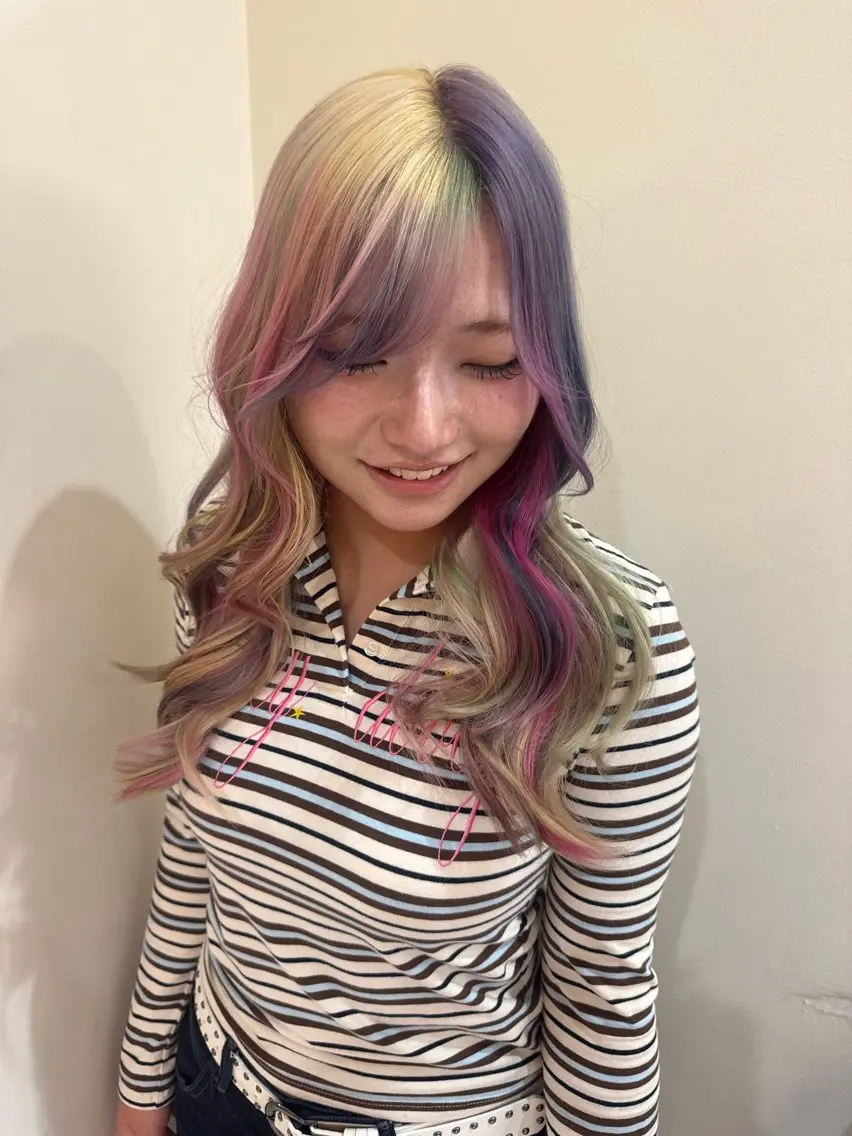 ロング カラー ヘアカラー 山下 莉歩のヘアスタイル