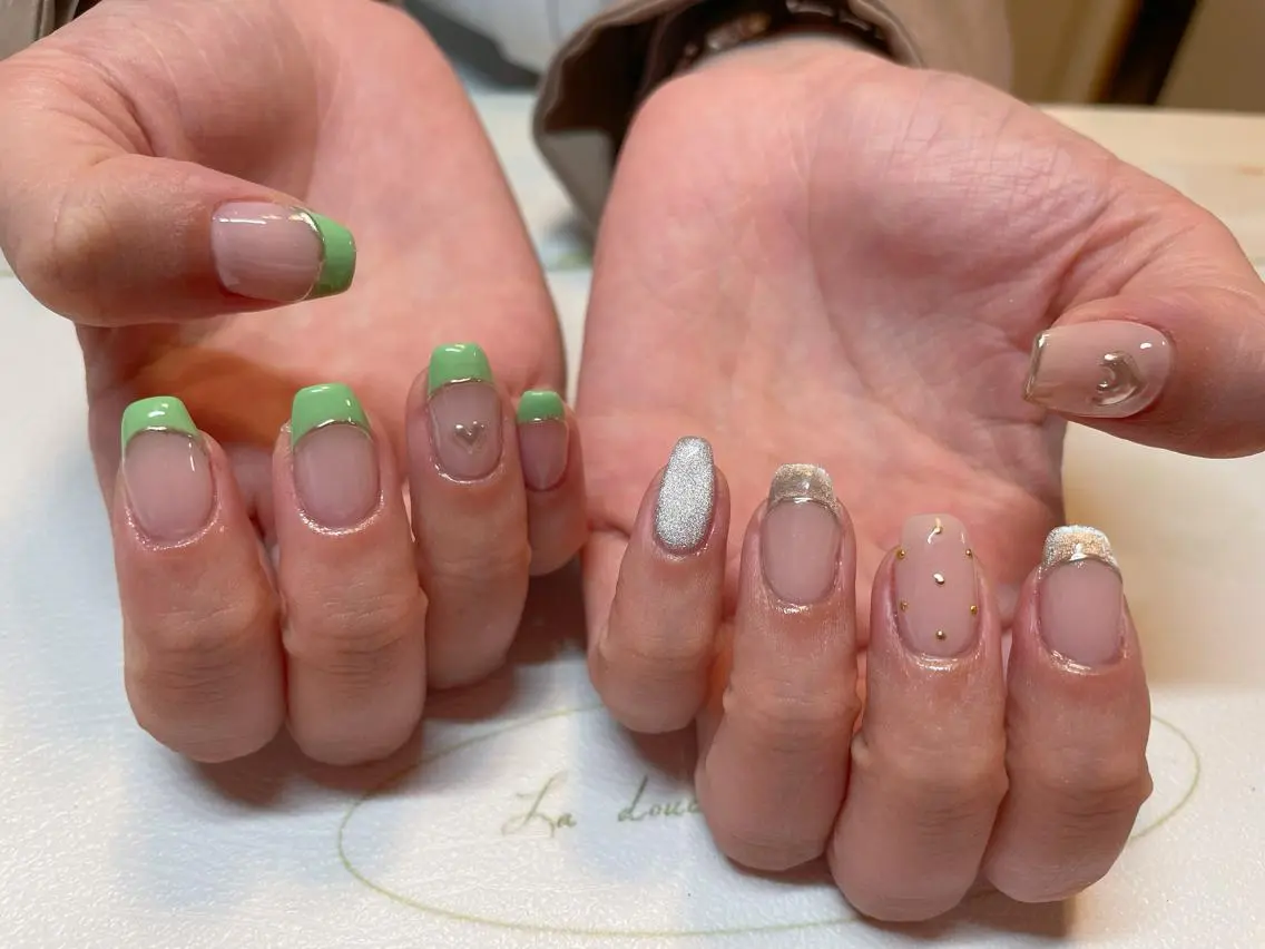 ネイル フレンチネイル ハート マグネットネイル ミラーネイル ハンドネイル エン Nail salonのネイルデザイン