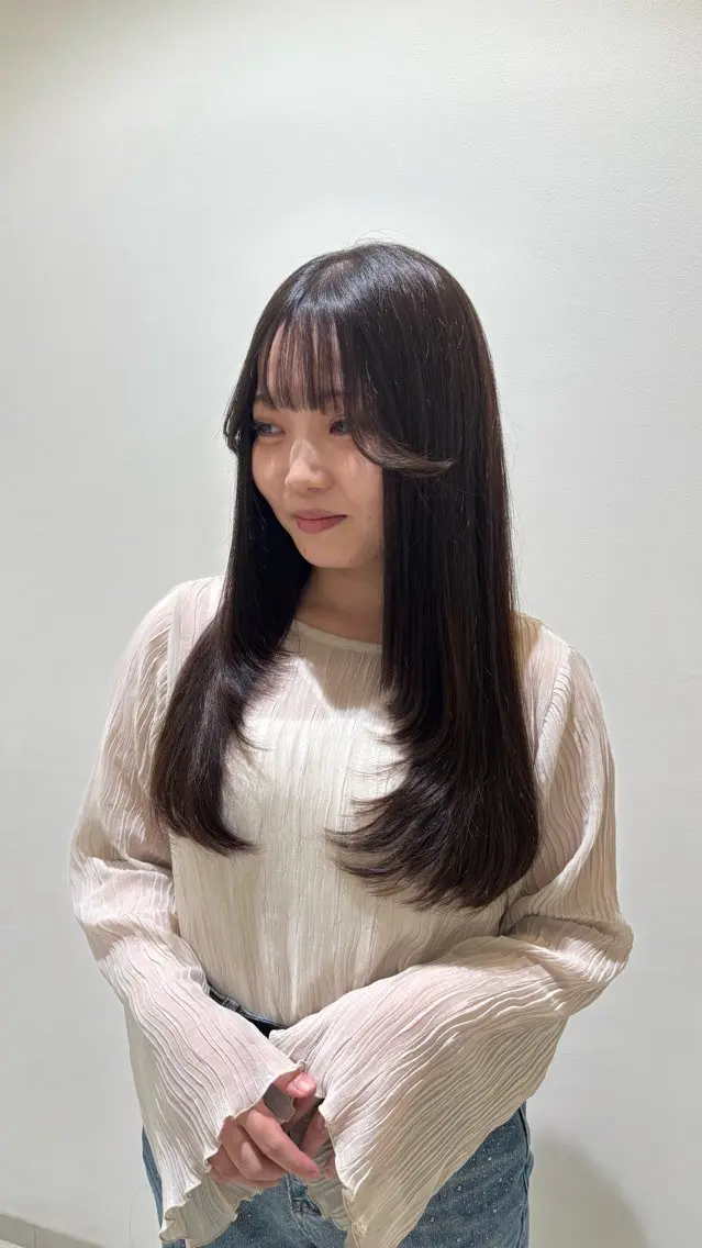 ロング レイヤーカット cher. 熊谷衣織のヘアスタイル