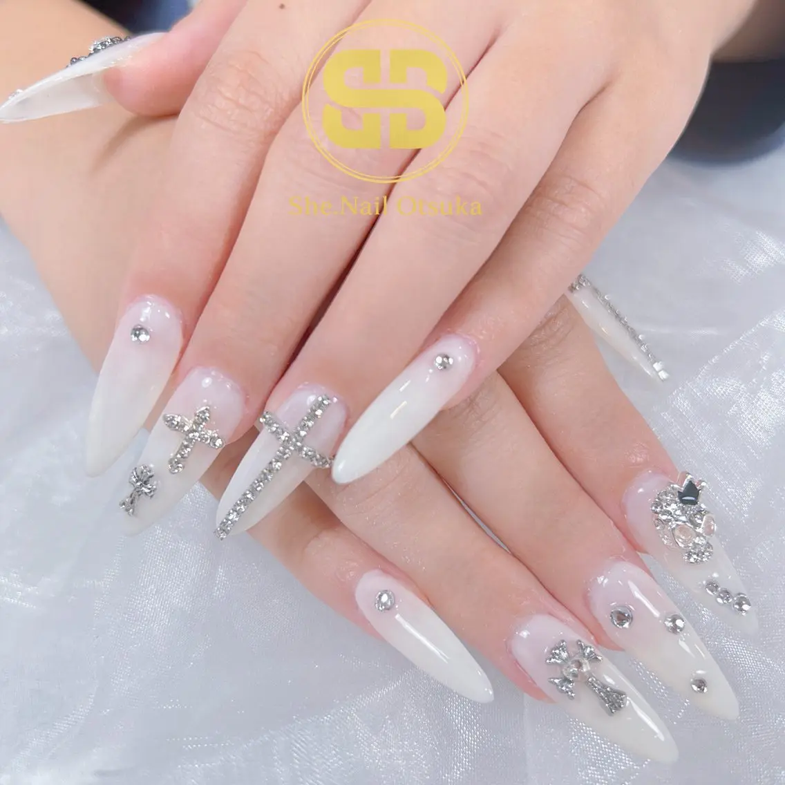 ネイル チークネイル 韓国ネイル マグネットネイル オフィスネイル リボン ハンドネイル SHE. Nail Otsukaのネイルデザイン
