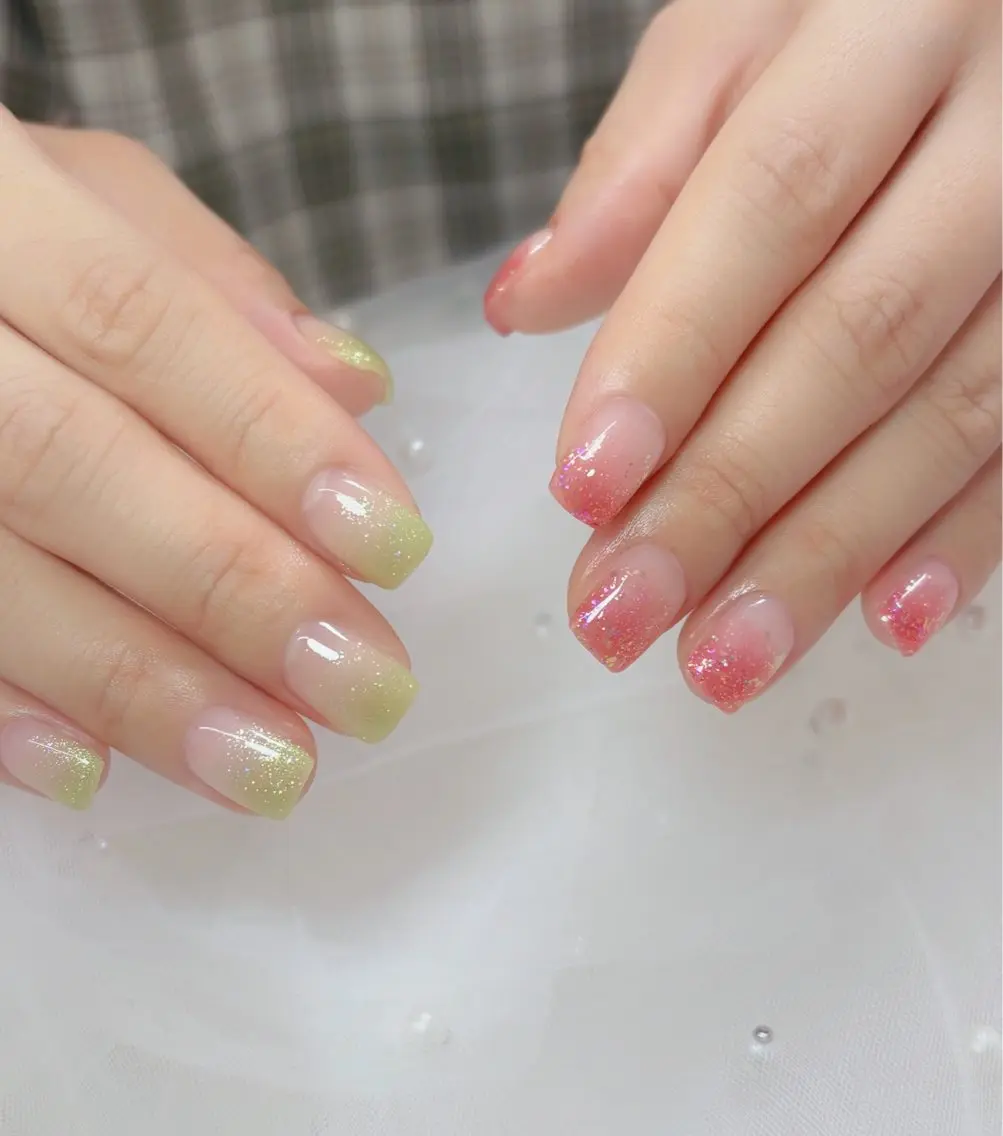 ネイル オーロラネイル 長さ出し フットネイル 韓国ネイル ラメ(グリッター) ハンドネイル 👍thumbs up nail👍のネイルデザイン