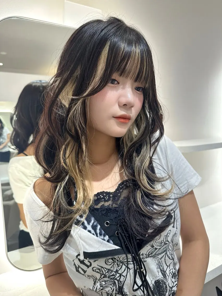 ロング カラー ブリーチ ケアブリーチ ダブルカラー ボブ 顔周りカット ヘアカラー トリートメント 尾関 隼多のヘアスタイル