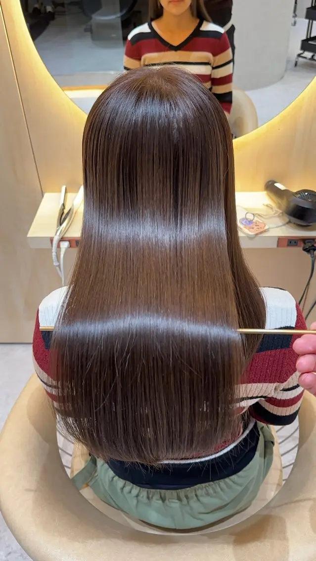 セミロング カット ヘアカラー トリートメント 縮毛矯正✨🫧 レイヤー川村利幸のヘアスタイル