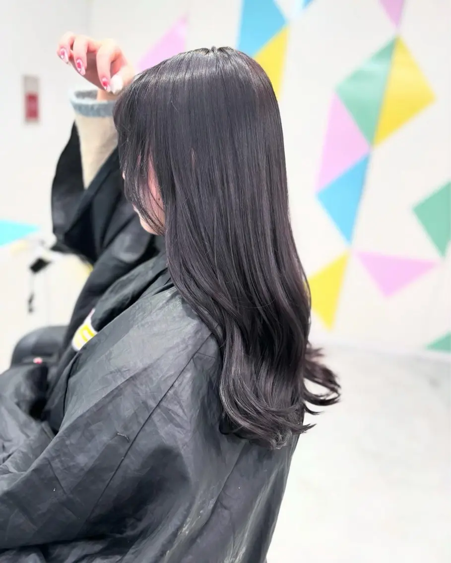 セミロング カラー ヘアカラー トリートメント ヘッドスパ ヘアセット 🩵色落ち可愛い 寒色カラー🩵のヘアスタイル