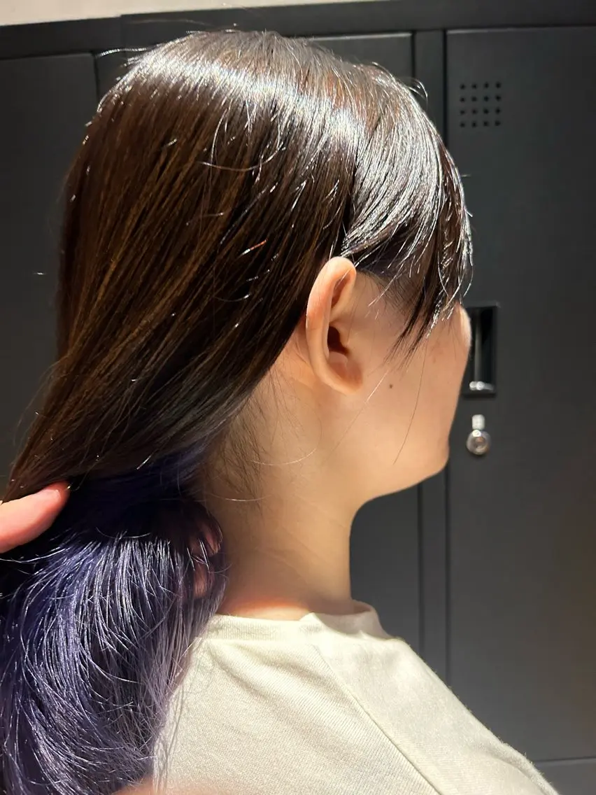 セミロング カラー インナーカラー バイオレットカラー ヘアカラー 🌊インナーカラー 🐬櫻井海星のヘアスタイル
