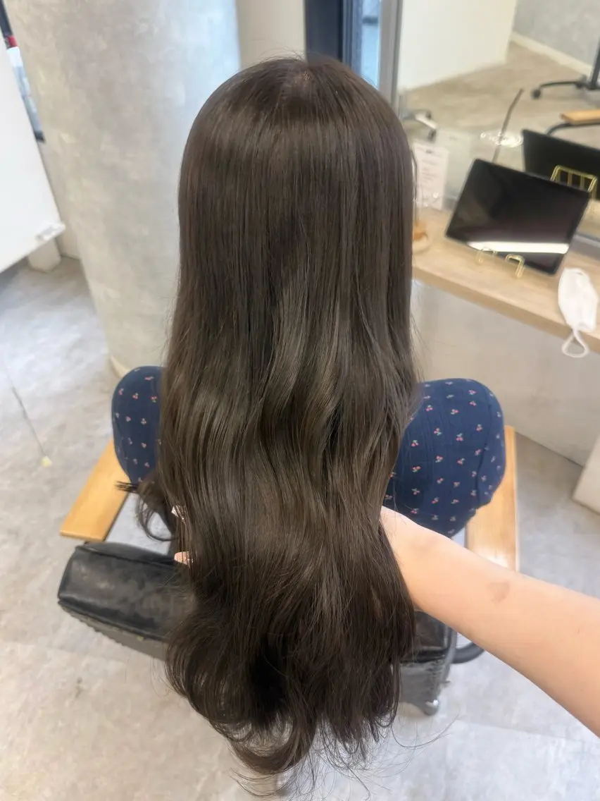 ロング カラー ヘアアレンジ ブリーチ ダブルカラー グレージュ ブリーチなしカラー オリーブグレージュ ヘアカラー トリートメント Himawari♡ 柔らかいカラーのヘアスタイル