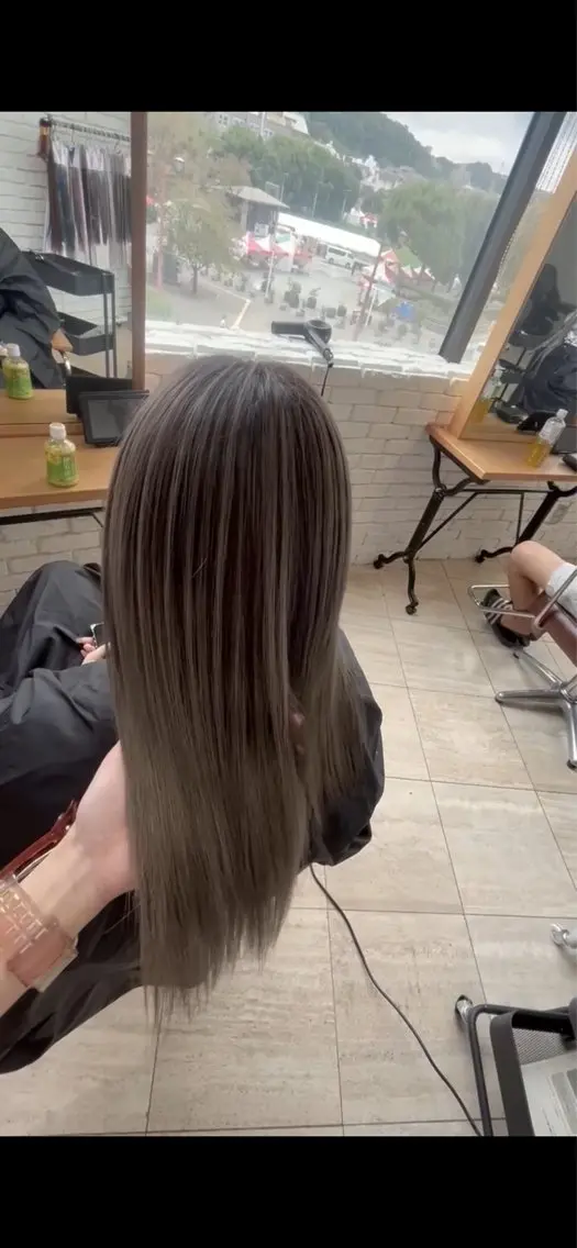 ロング ROSEL はしぐち ななみのヘアスタイル