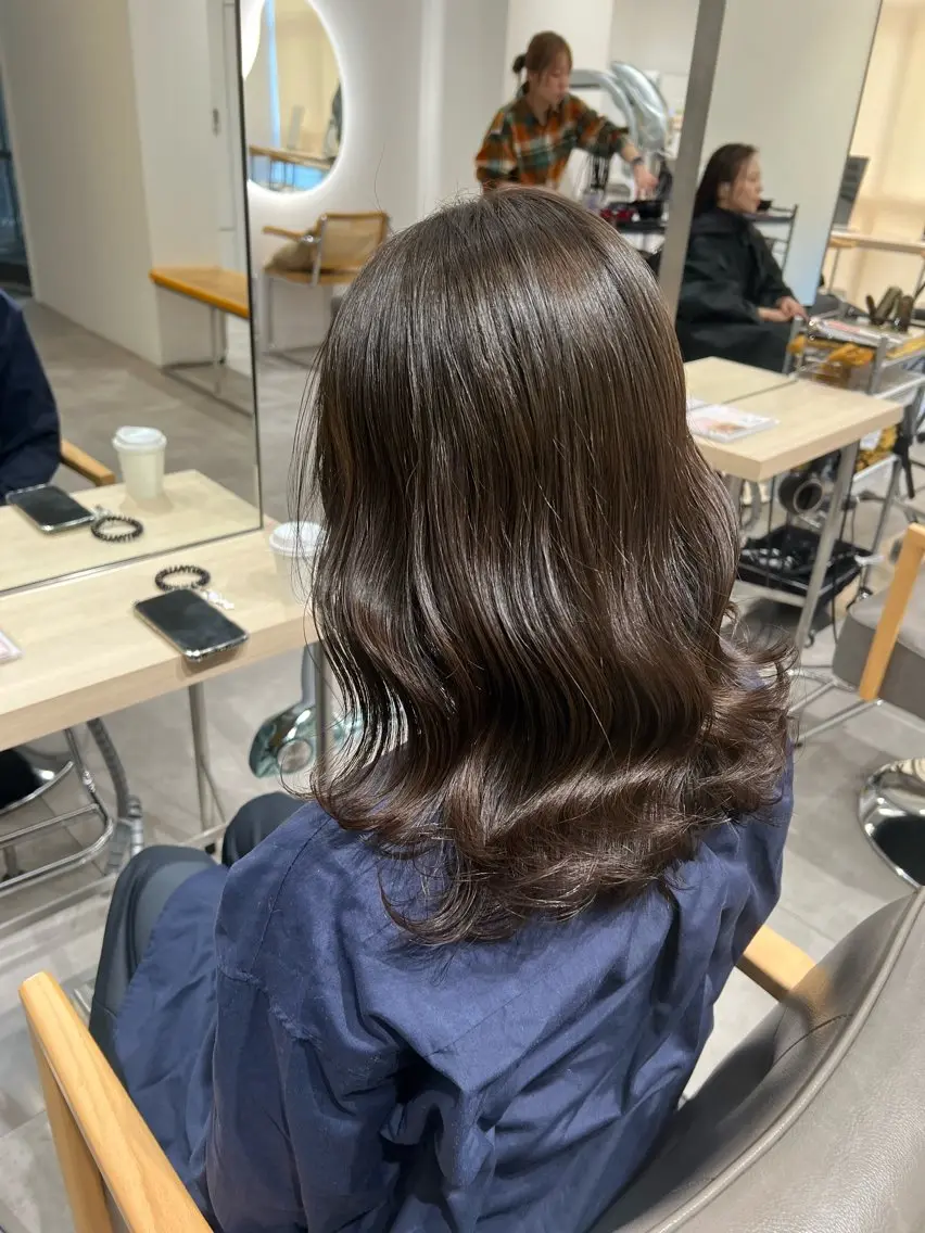セミロング ヘアカラー トリートメント Unami _koharuのヘアスタイル