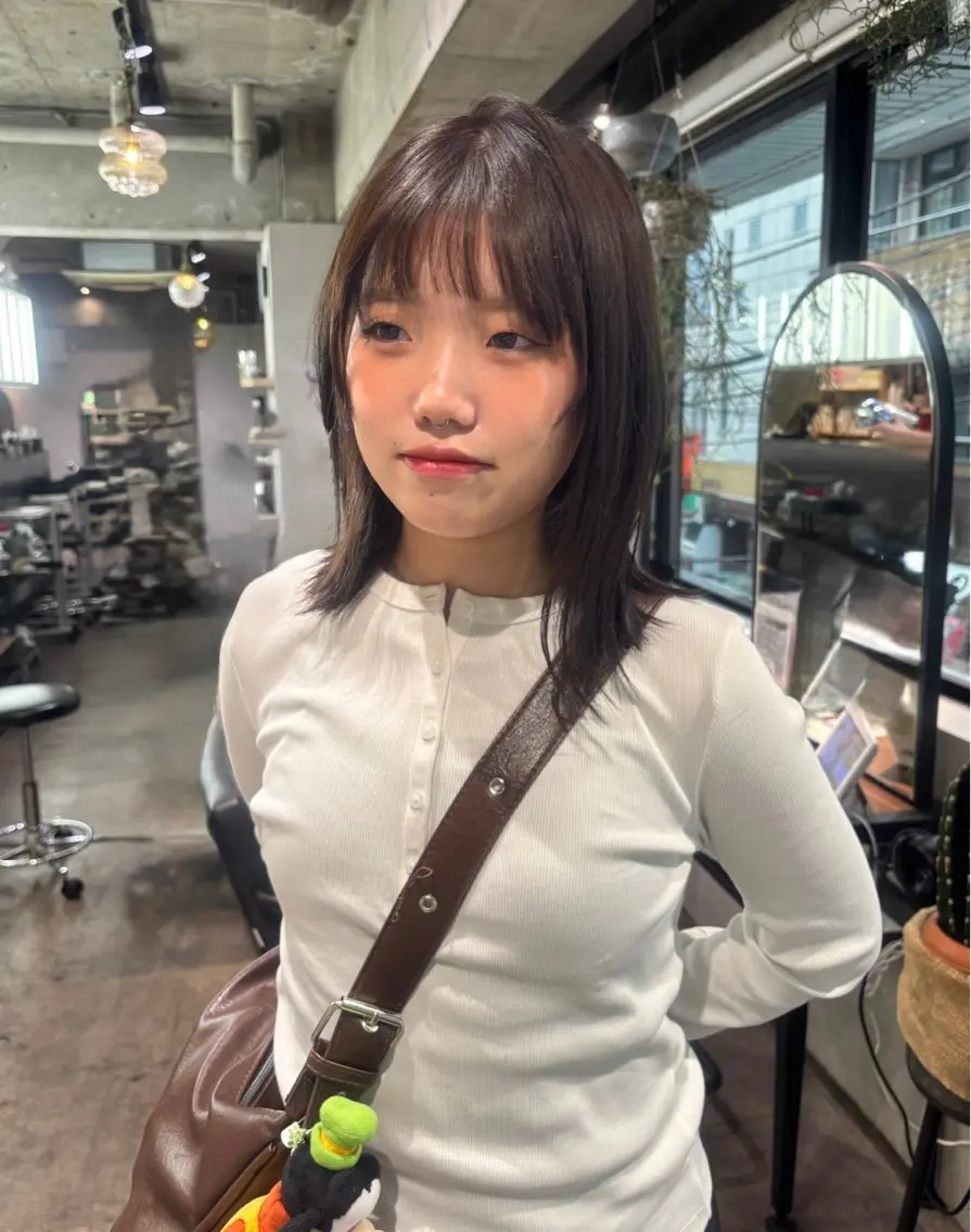 セミロング カラー 切りっぱなしボブ ブリーチ ダブルカラー イヤリングカラー ハイライトカラー ヘアカラー iona/ハイトーン /ネイルのネイルデザイン