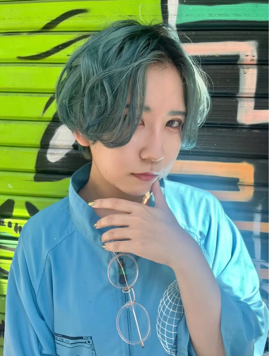 ショート カラー ヘアカラー 派手髪デザインカラー ヒロカのヘアスタイル
