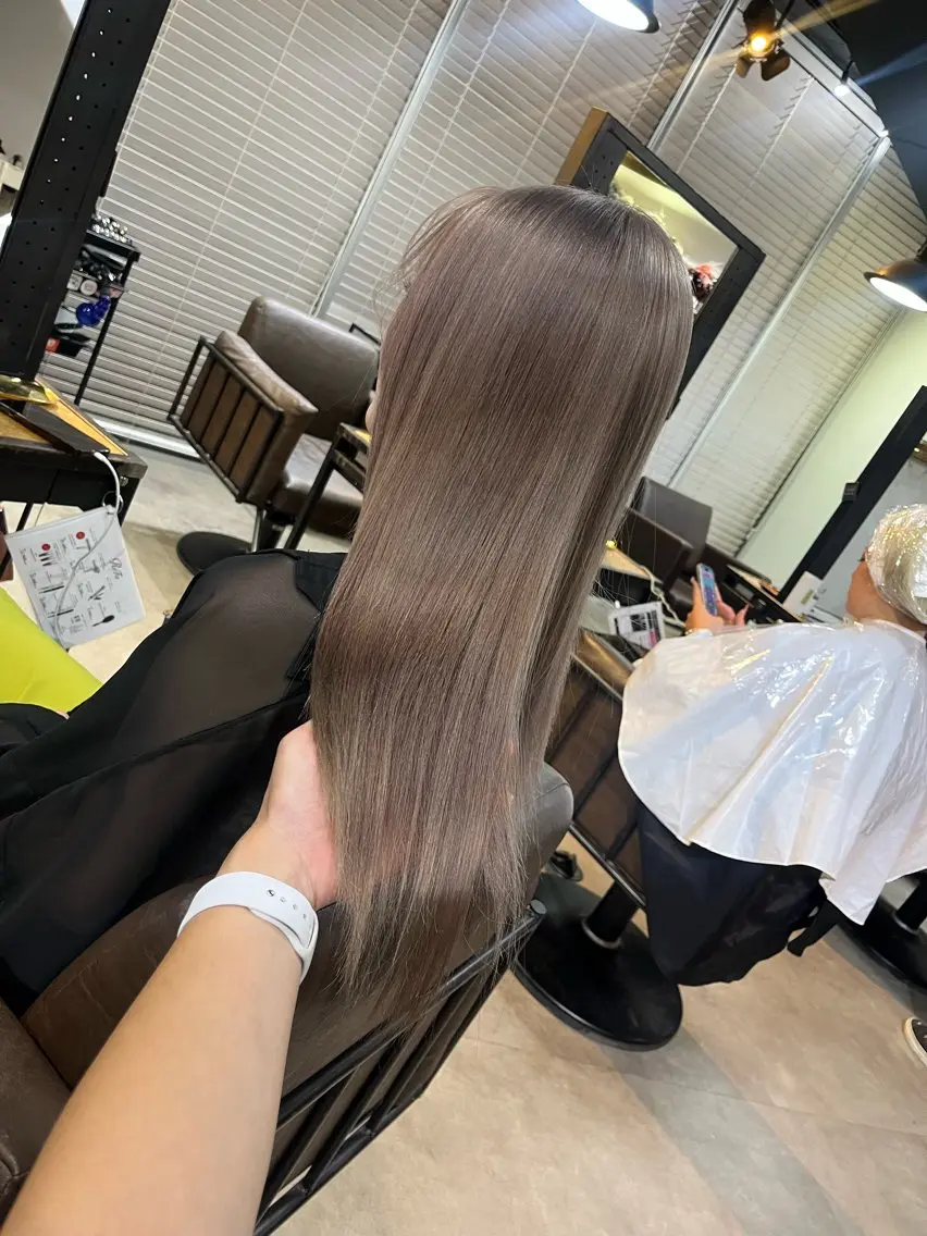 ロング カラー アッシュ アッシュブラウン ブラウンカラー 透明感カラー グレージュ カット ヘアカラー トリートメント ミルクティーベージュ ブリーチ 店長 清水のヘアスタイル