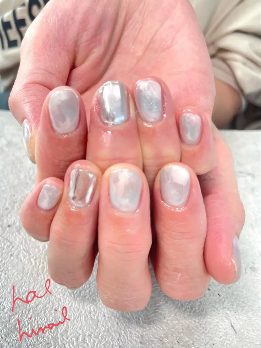 ネイル ミラーネイル ニュアンスネイル はるひな ねいるのネイルデザイン