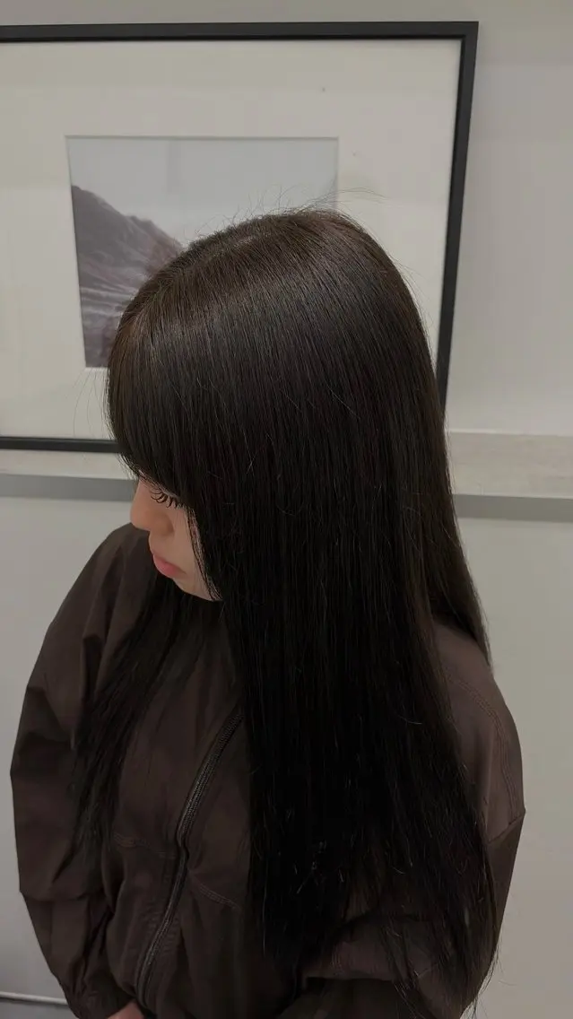 カラー 透明感カラー グレージュ オリーブグレージュ オリーブグレー 廣瀧 夢乃のヘアスタイル