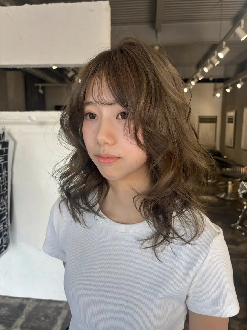ミディアム カラー ベージュカラー ミント ミントベージュ ヘアカラー 【eim】/れな /ブリーチのヘアスタイル