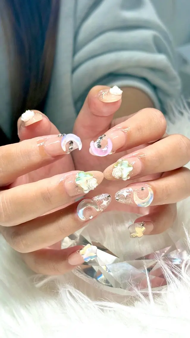 ネイル ハンドネイル ルシイ🎀新宿長さ 出しパーツ専門店のネイルデザイン