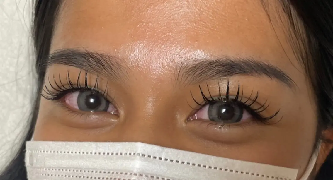マツエク・マツパ 束感まつ毛 フラットラッシュ Anela .のマツエク・マツパデザイン