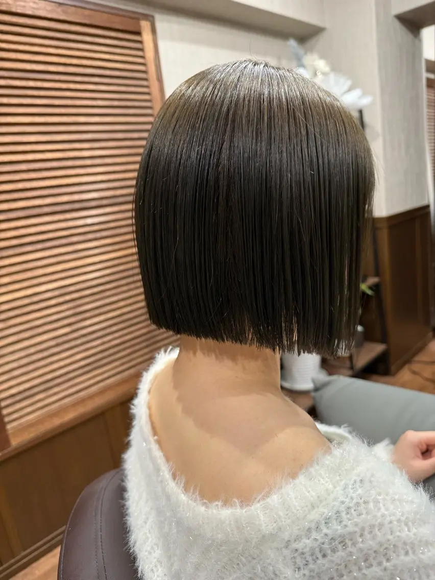ショート カラー レイヤーカット/前髪 顔まわり/大田哲也のヘアスタイル