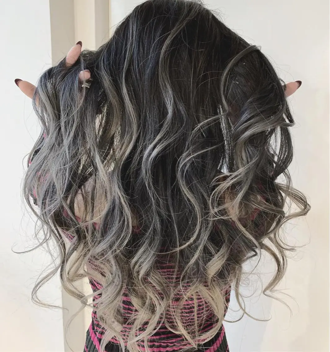 ロング カラー バレイヤージュ ブリーチ レイヤーカット ✨ブリーチ無し 透明感HIDEのヘアスタイル