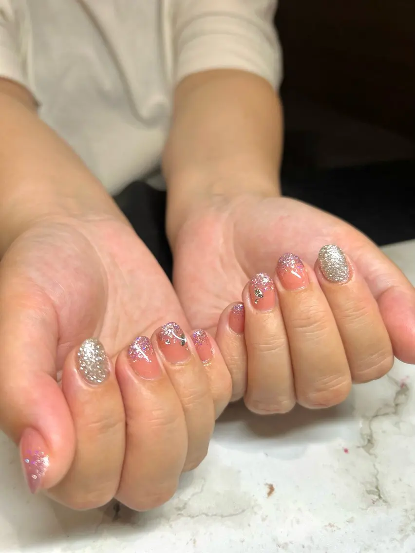 ネイル ジェルネイル Jr.ネイリスト 𝐢𝐫𝐨𝐡𝐚のネイルデザイン