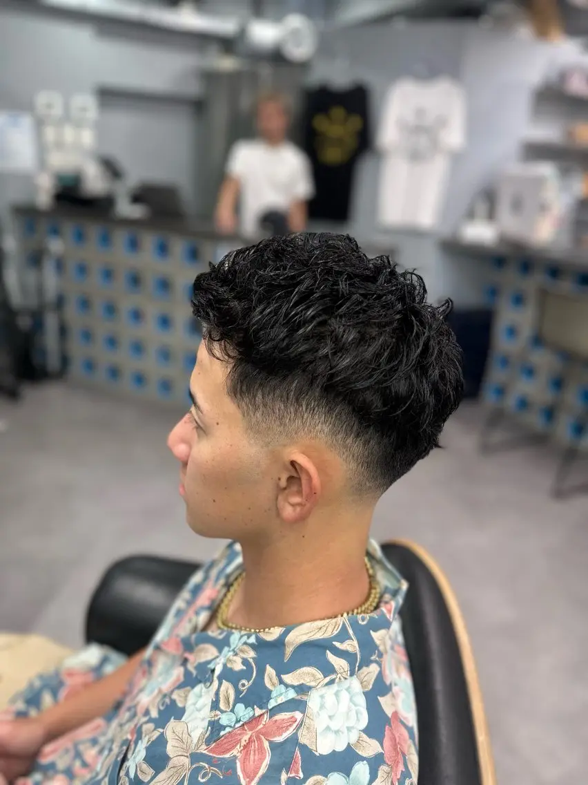 ショート パーマ メンズ センターパート フェードカット メンズパーマ メンズツイストパーマ ツーブロック 池袋/メンズカット /透明感カラー/ノセのヘアスタイル