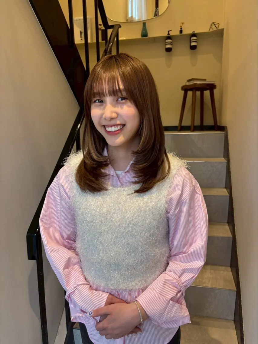 セミロング カラー glad hairのヘアスタイル