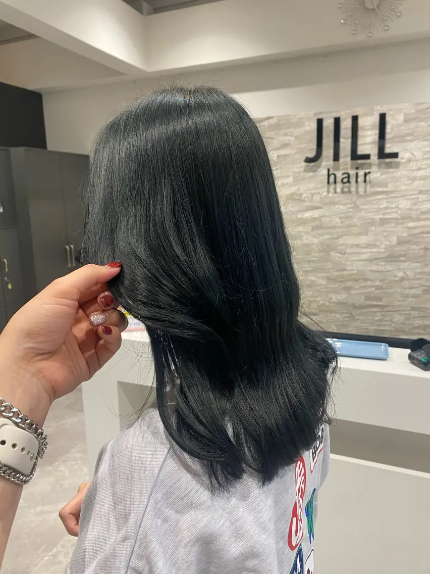 セミロング 長谷部 里美のヘアスタイル