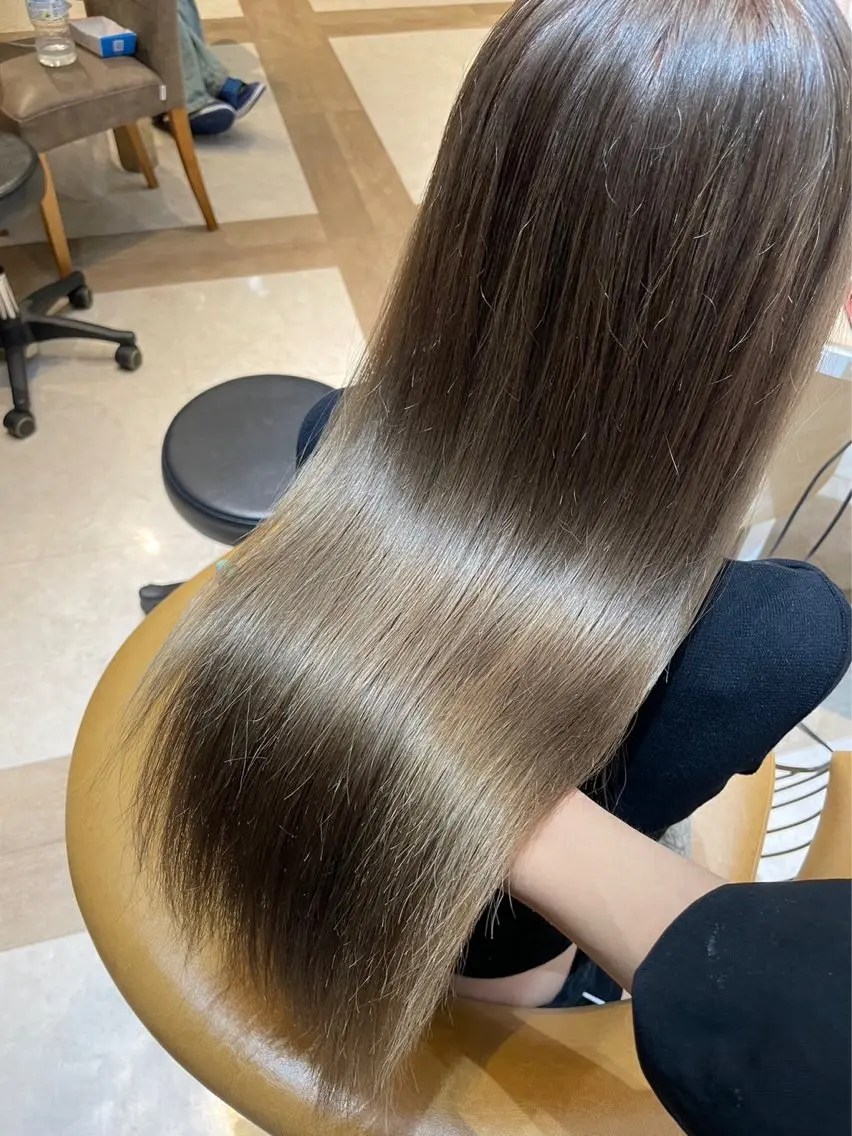 ロング ブリーチなし 透明感カラー/艶髪のヘアスタイル