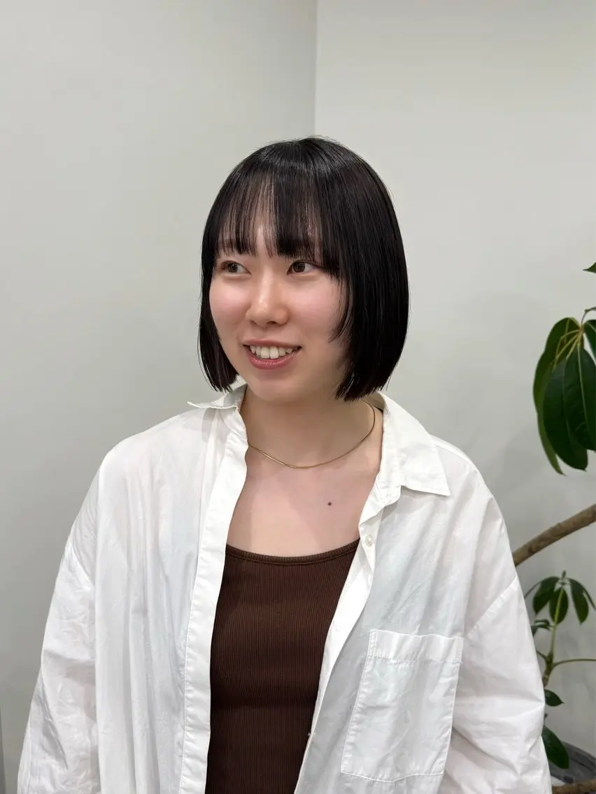 ショート カラー イヤリングカラー カット ヘアカラー トリートメント azumi/グレー ジュ/オリーブ/縮毛のヘアスタイル